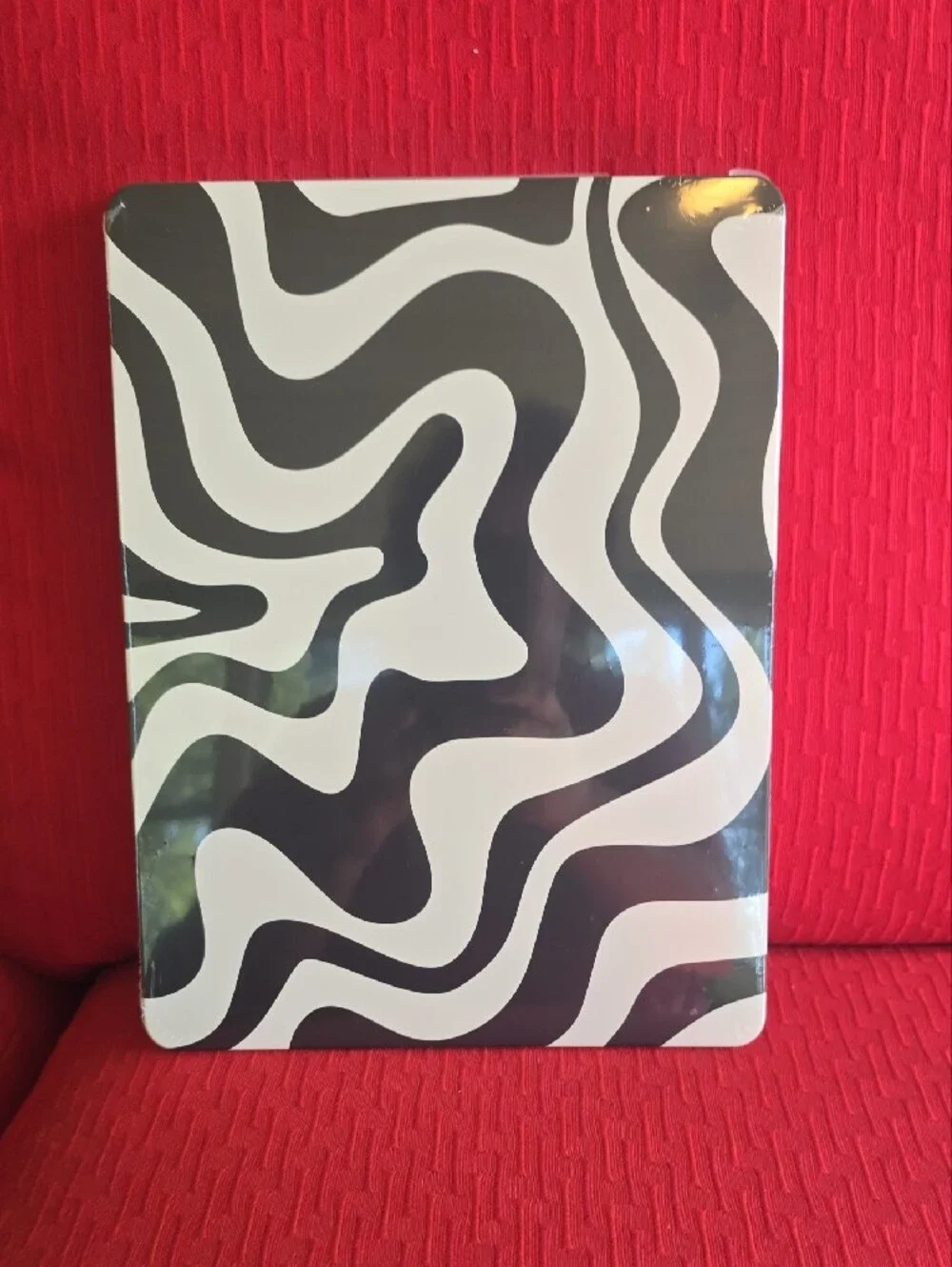 Apple Macbook 13 Pro Black and White Wave Tablet Sleeve And Keyboard Cover